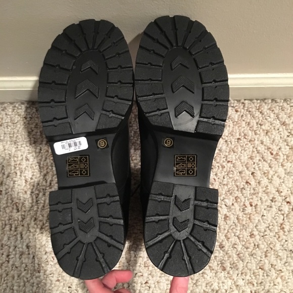 Black Wide Heel Lace-Up Boots - Picture 5 of 5